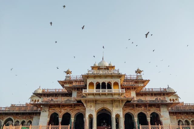 Delhi to Jaipur Tour By Tempo Traveller