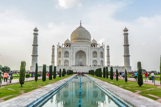 Delhi To Agra Tour Package (699 INR)